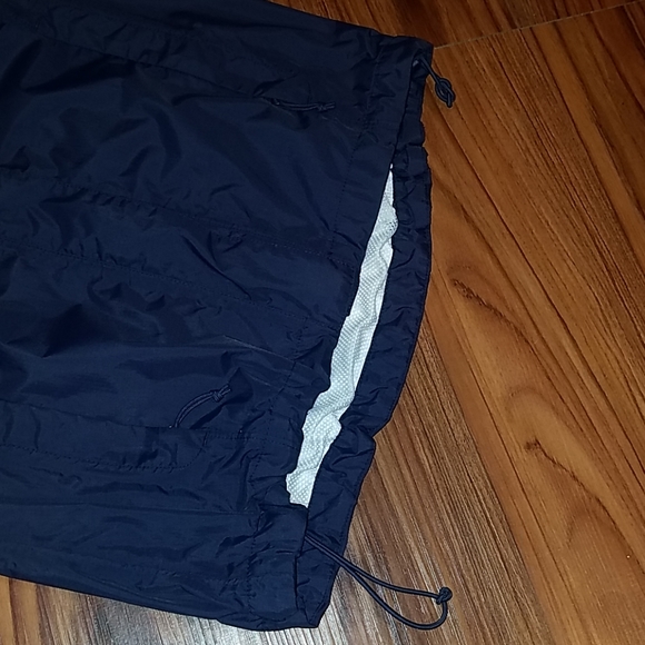The North Face Windbreaker - Picture 5 of 6